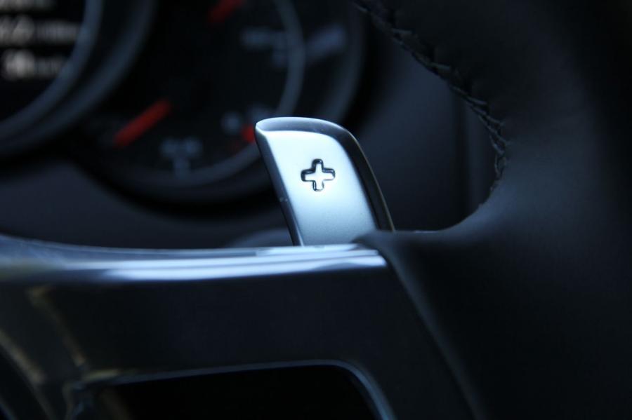  Porsche Cayenne S Diesel 2012 года  (фото 18 из 36)